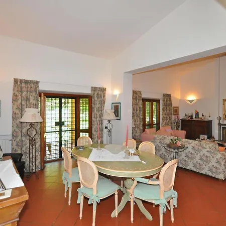 Sleeps 5 Pool Lejlighed
