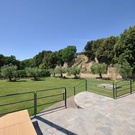 Sleeps 5 Pool Sovana